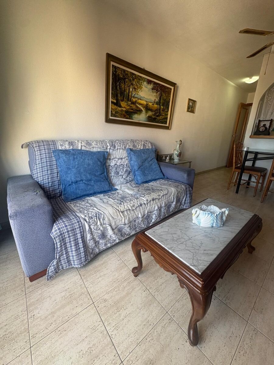2-Bedroom Apartment in Paseo Maritimo, Torrevieja - Image 12
