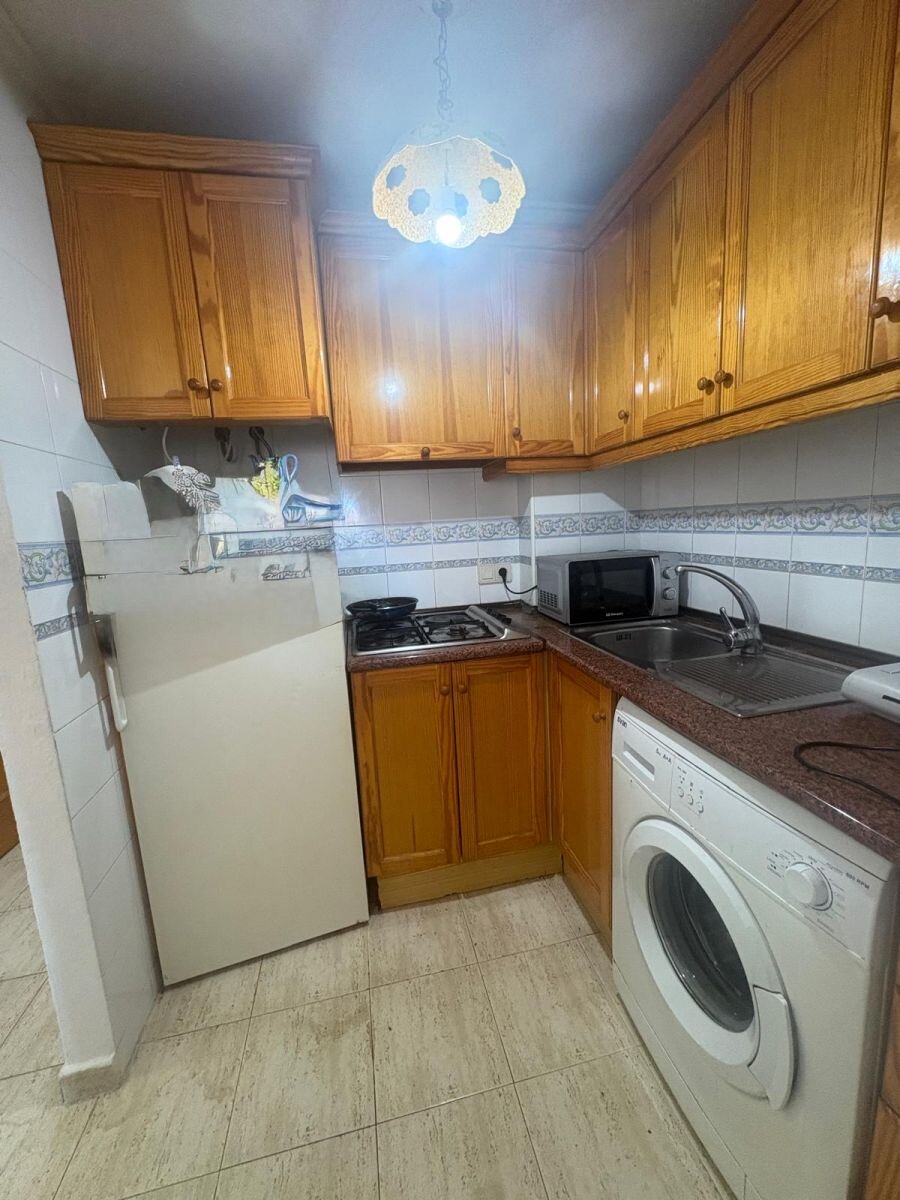 2-Bedroom Apartment in Paseo Maritimo, Torrevieja - Image 14