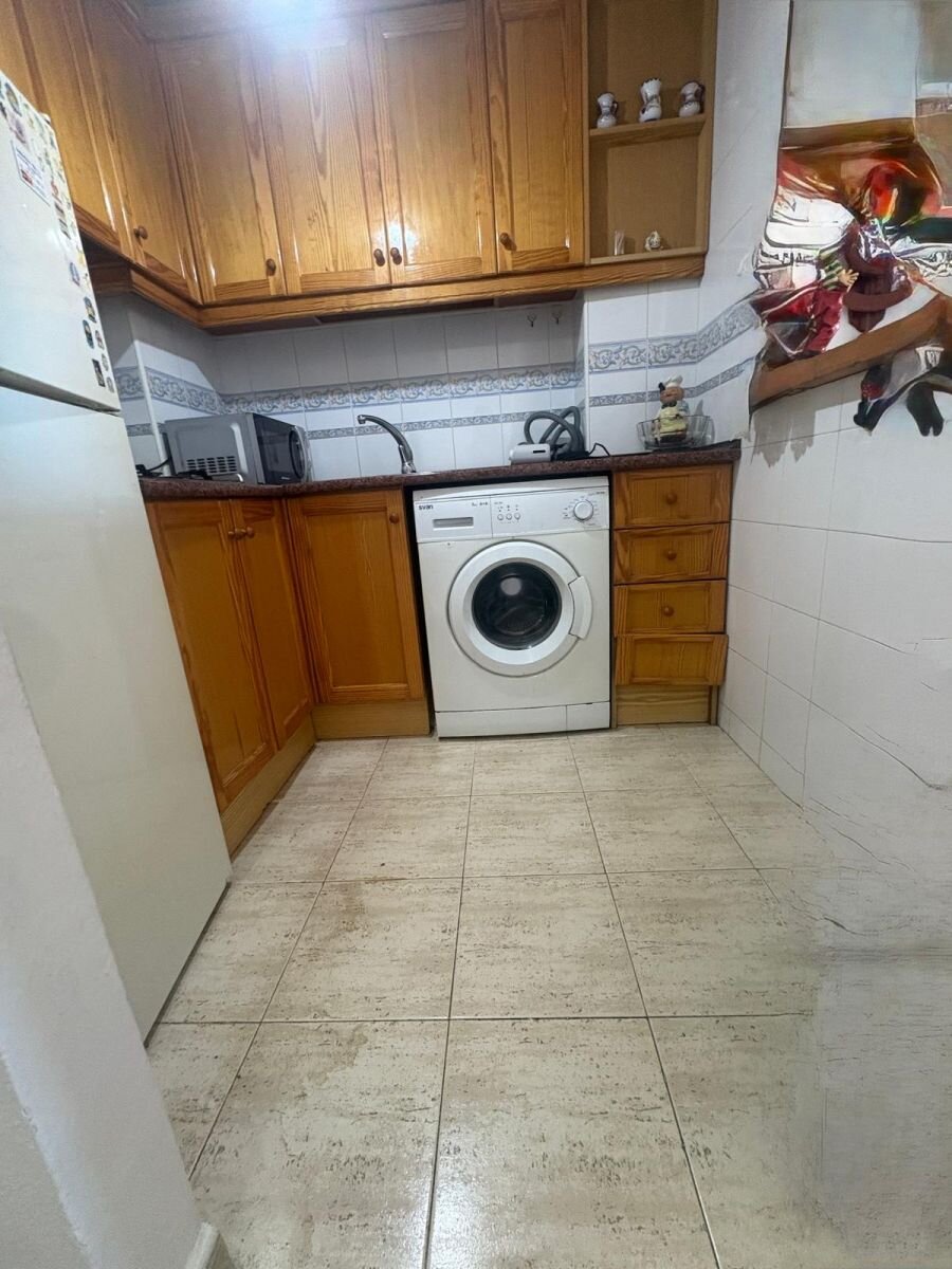 2-Bedroom Apartment in Paseo Maritimo, Torrevieja - Image 16