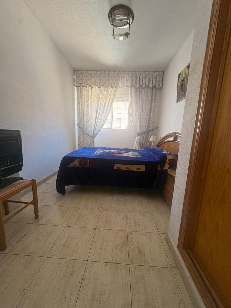 2-Bedroom Apartment in Paseo Maritimo, Torrevieja - Image 22