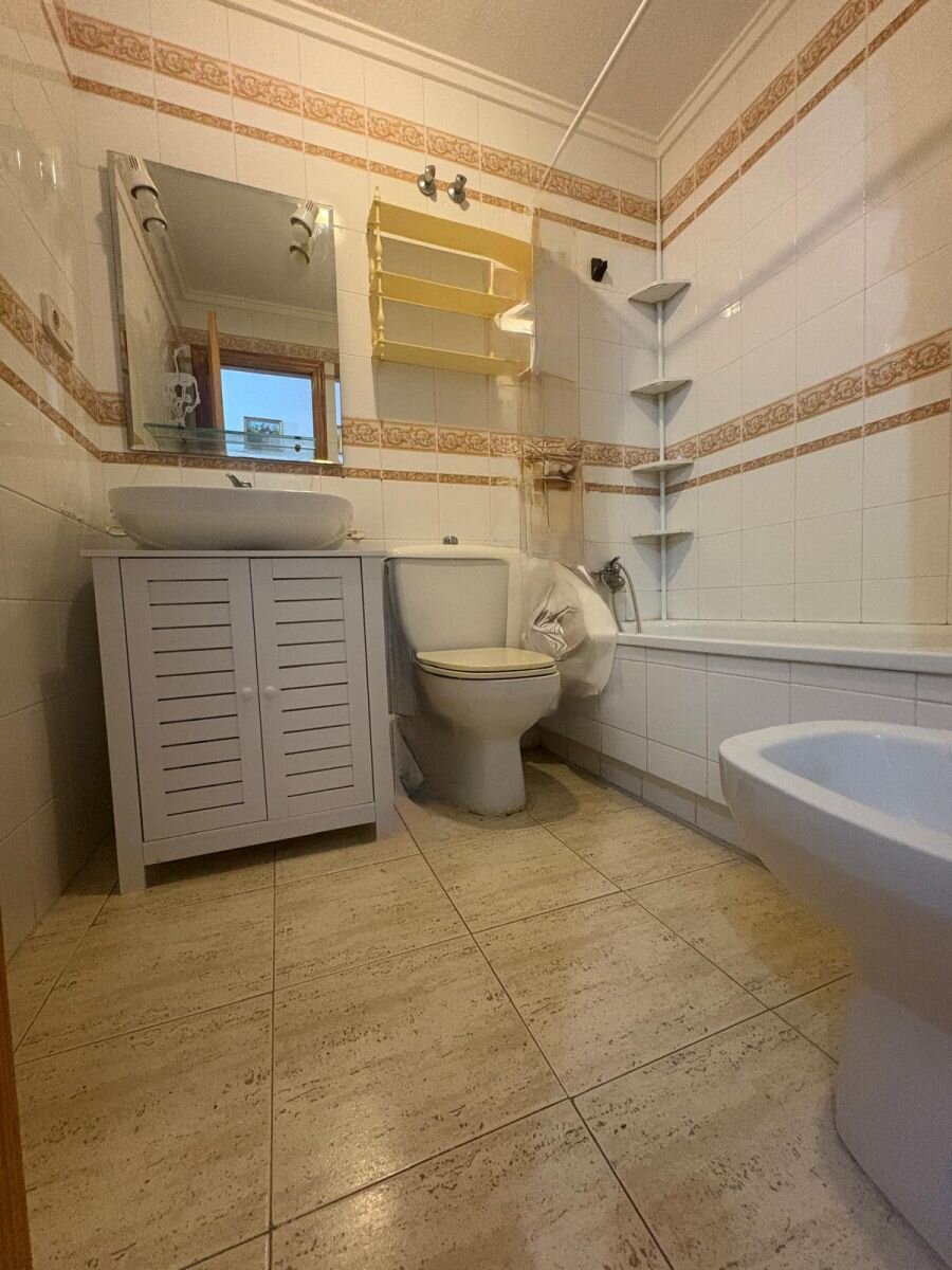 2-Bedroom Apartment in Paseo Maritimo, Torrevieja - Image 24