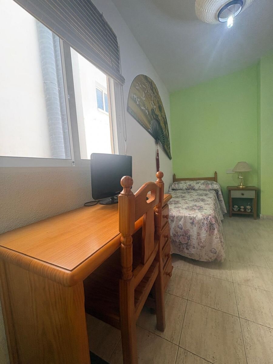 2-Bedroom Apartment in Paseo Maritimo, Torrevieja - Image 27