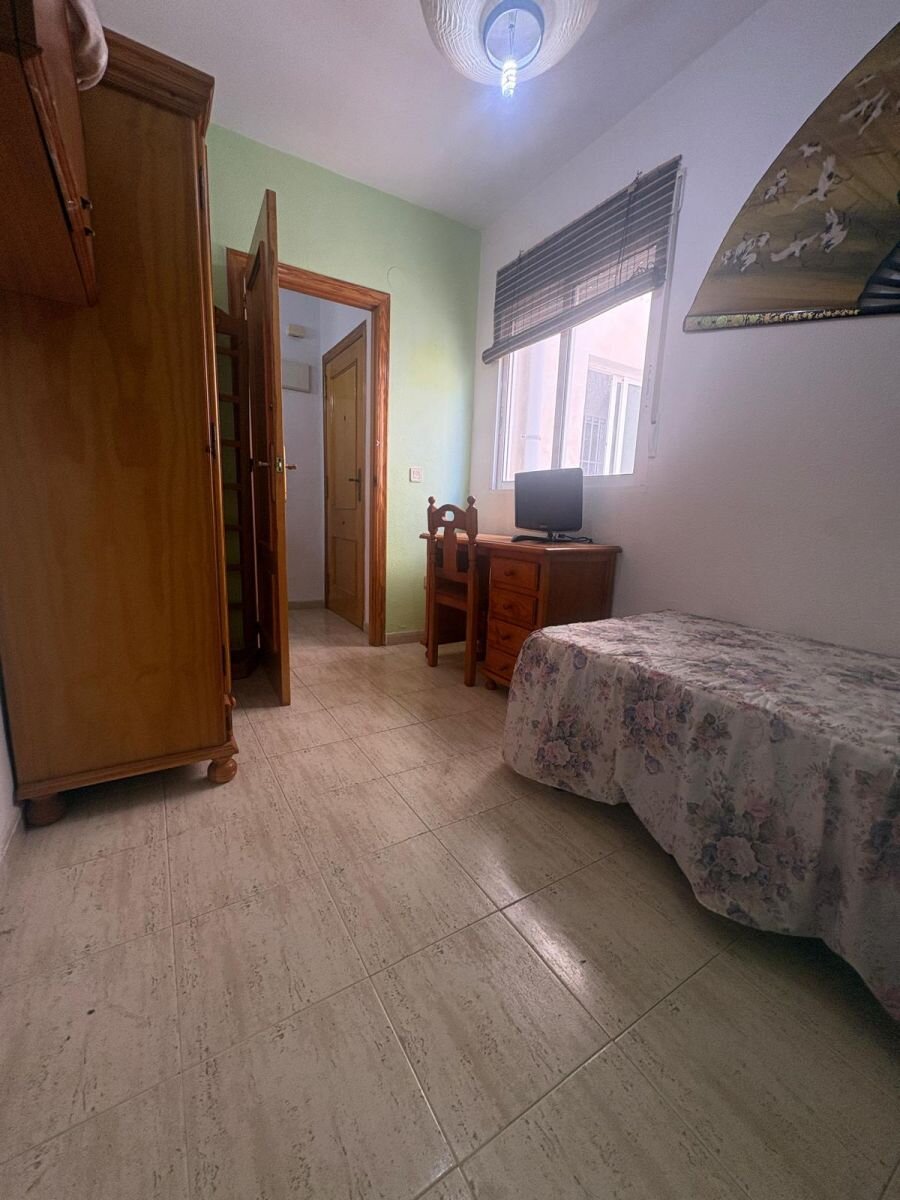 2-Bedroom Apartment in Paseo Maritimo, Torrevieja - Image 28