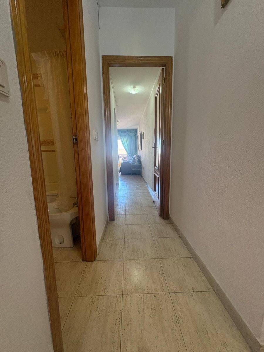 2-Bedroom Apartment in Paseo Maritimo, Torrevieja - Image 30