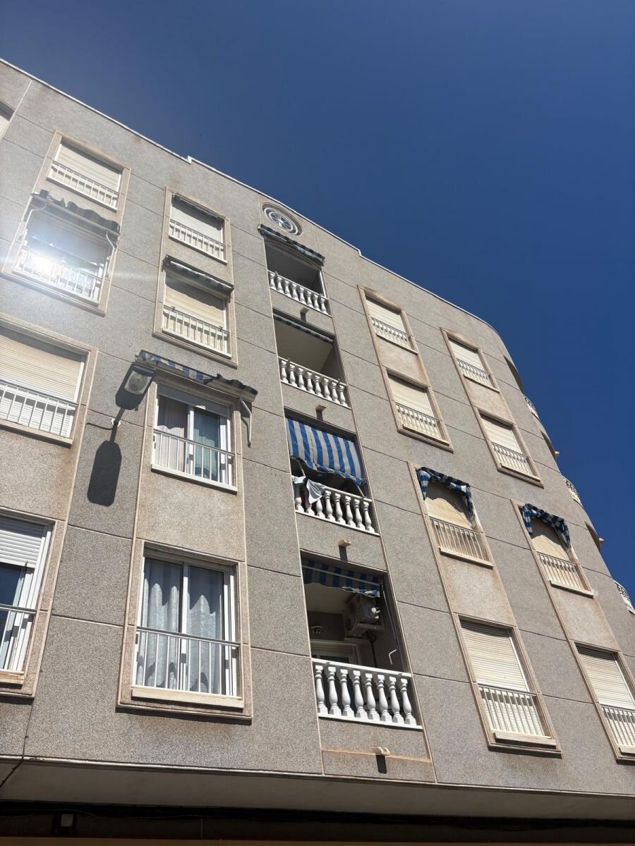 2-Bedroom Apartment in Paseo Maritimo, Torrevieja - Image 36