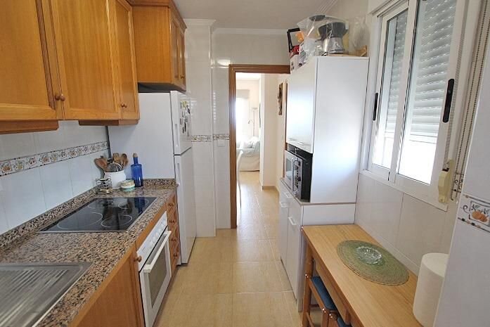 3-Bedroom Apartment in Avenida del Puerto, Guardamar del Segura - Image 11
