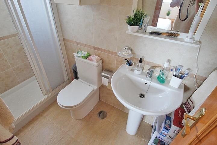 3-Bedroom Apartment in Avenida del Puerto, Guardamar del Segura - Image 21