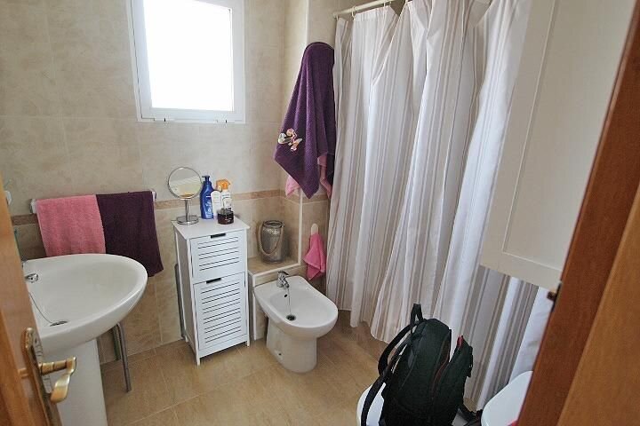 3-Bedroom Apartment in Avenida del Puerto, Guardamar del Segura - Image 23