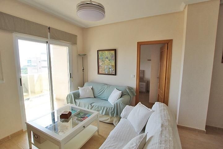 3-Bedroom Apartment in Avenida del Puerto, Guardamar del Segura - Image 7