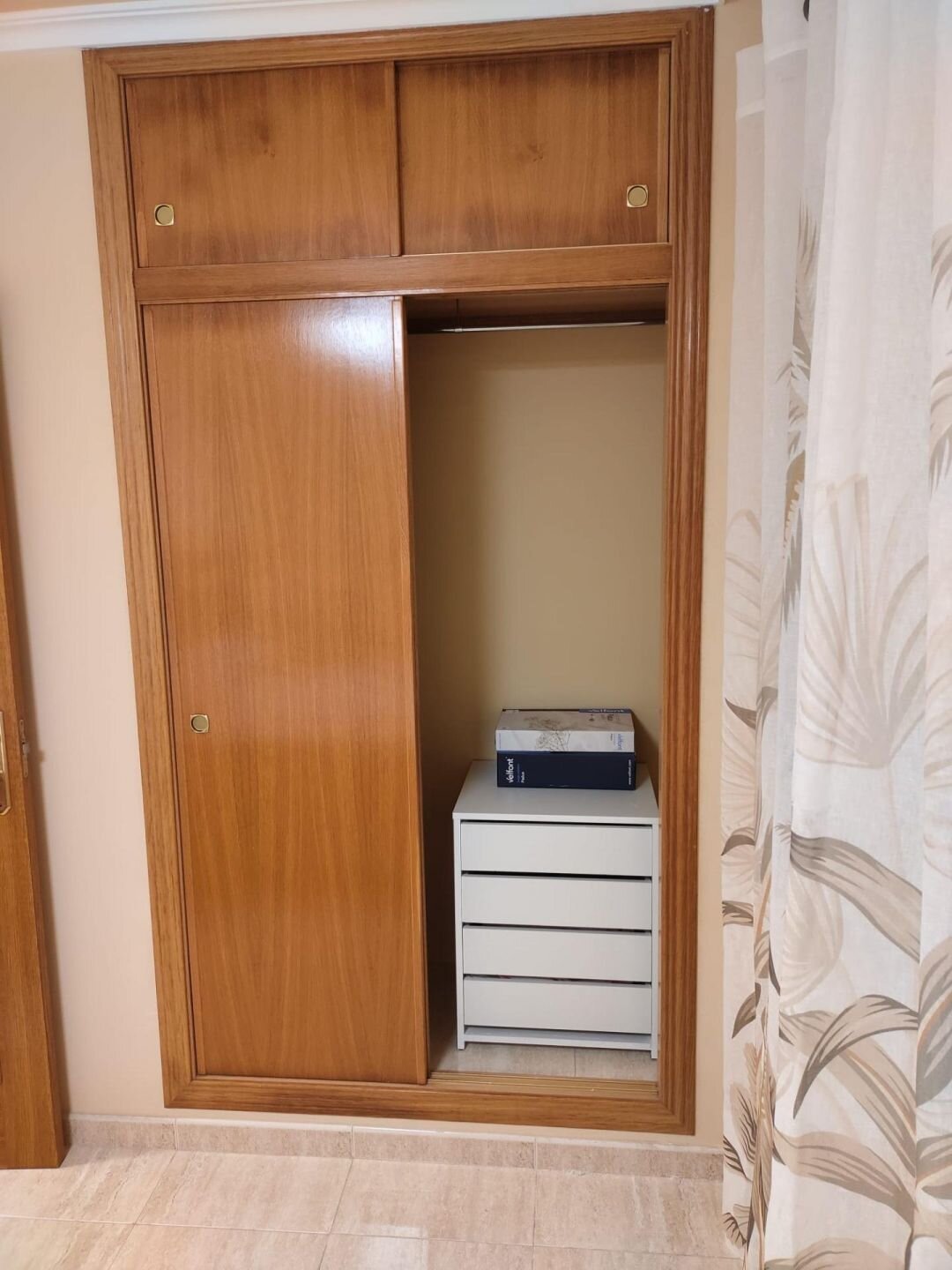 2-Bedroom Apartment in Puerto Deportivo, Guardamar del Segura - Image 11