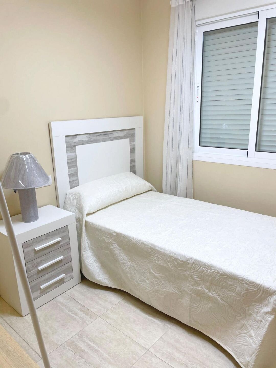 2-Bedroom Apartment in Puerto Deportivo, Guardamar del Segura - Image 14
