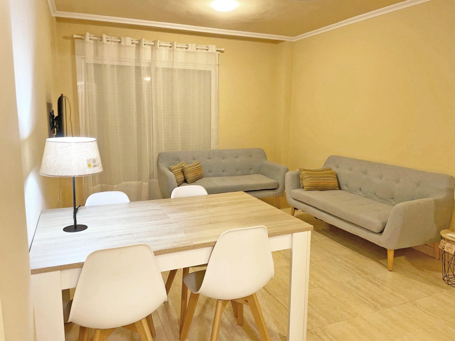 2-Bedroom Apartment in Puerto Deportivo, Guardamar del Segura - Image 2
