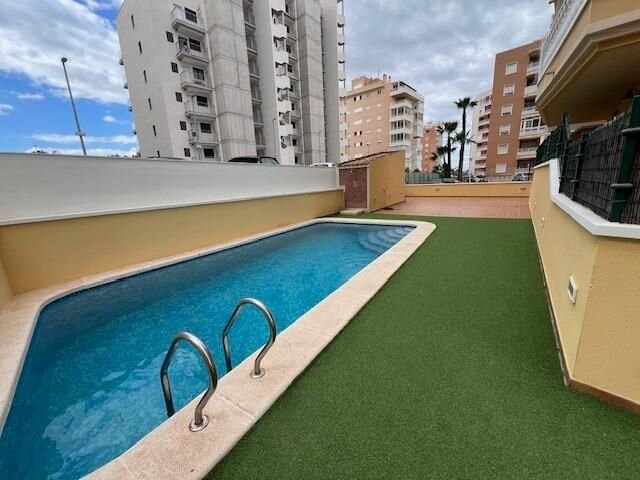 2-Bedroom Apartment in Puerto Deportivo, Guardamar del Segura - Image 22
