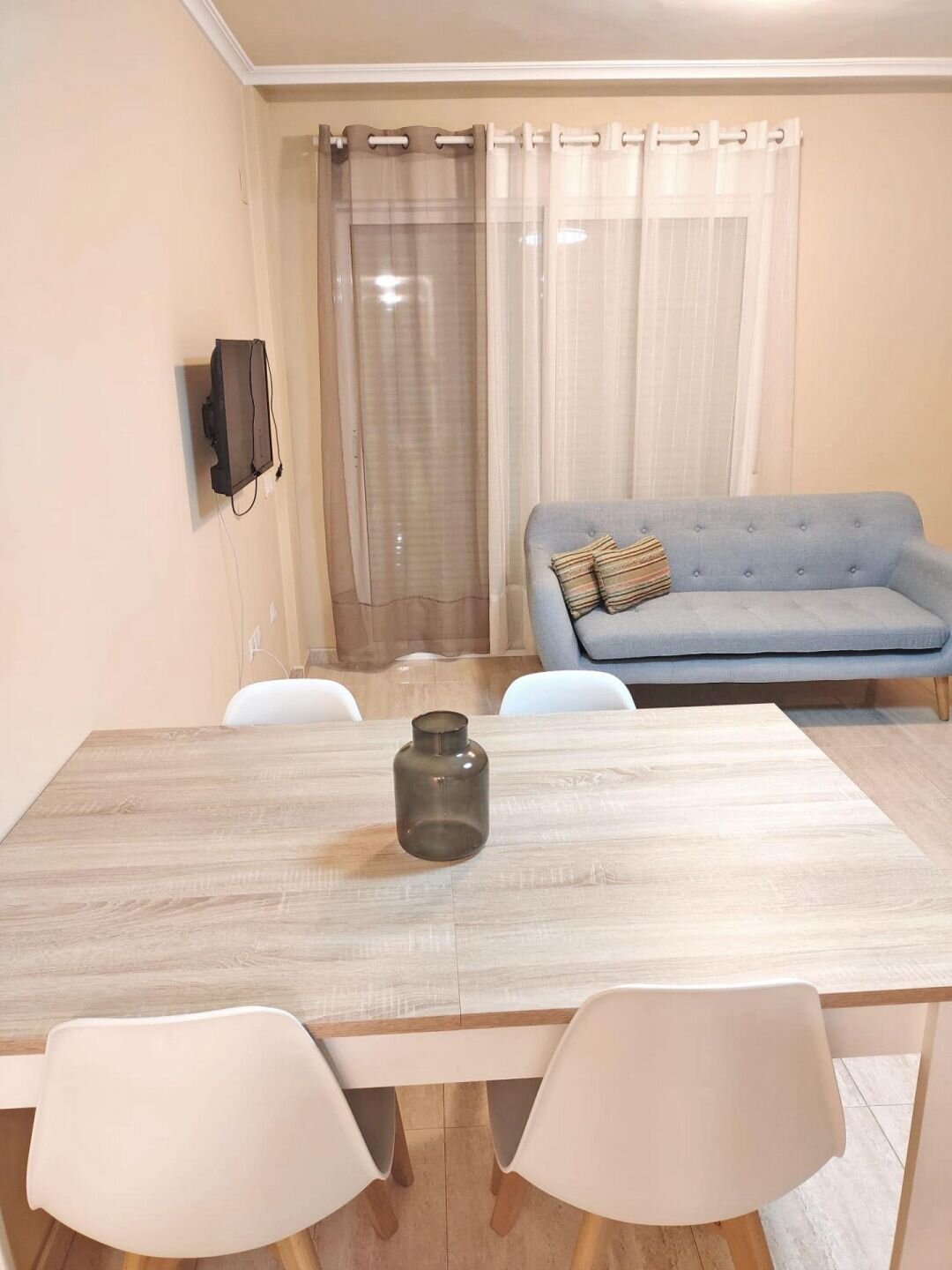 2-Bedroom Apartment in Puerto Deportivo, Guardamar del Segura - Image 5