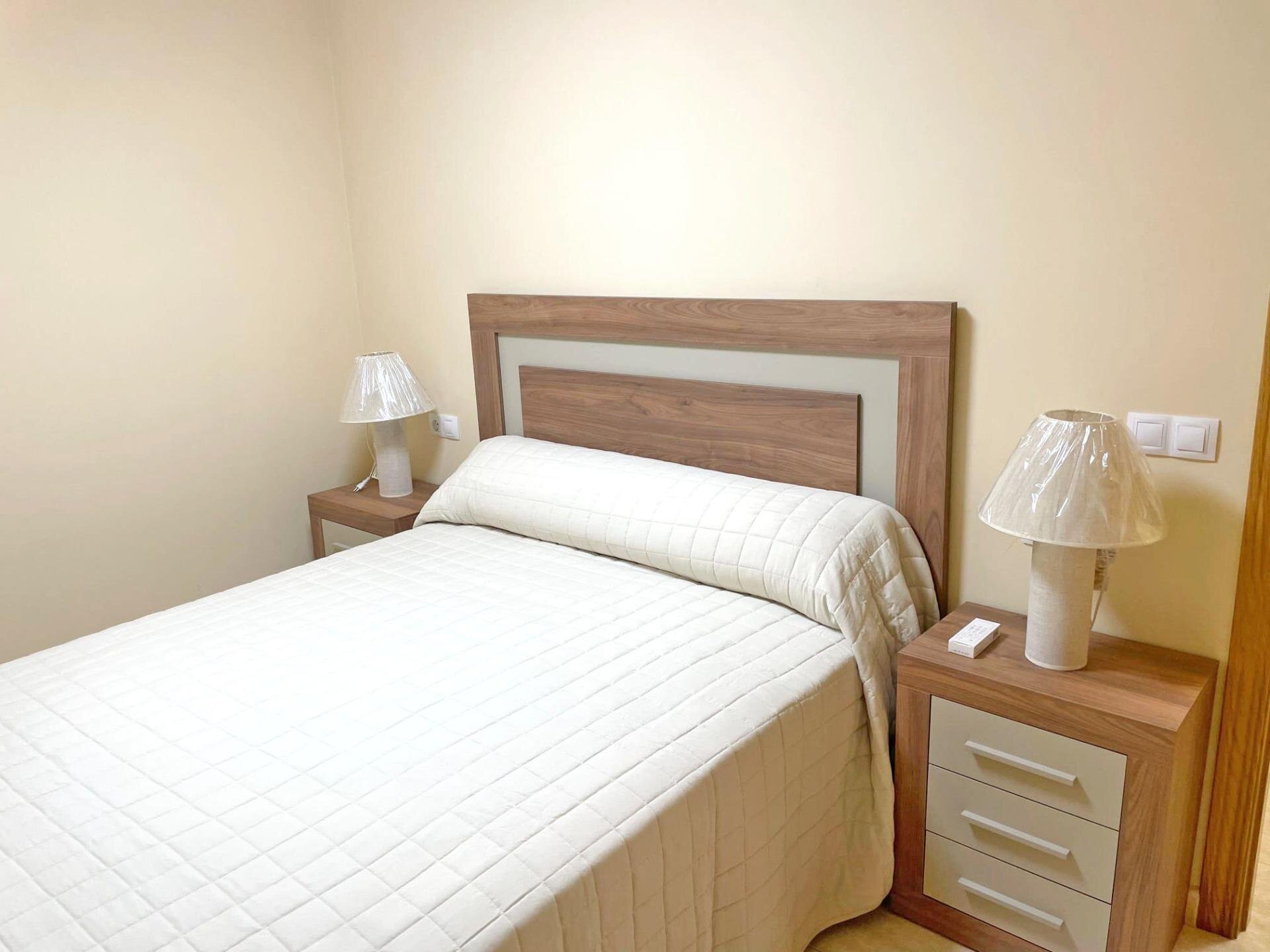 2-Bedroom Apartment in Puerto Deportivo, Guardamar del Segura - Image 8