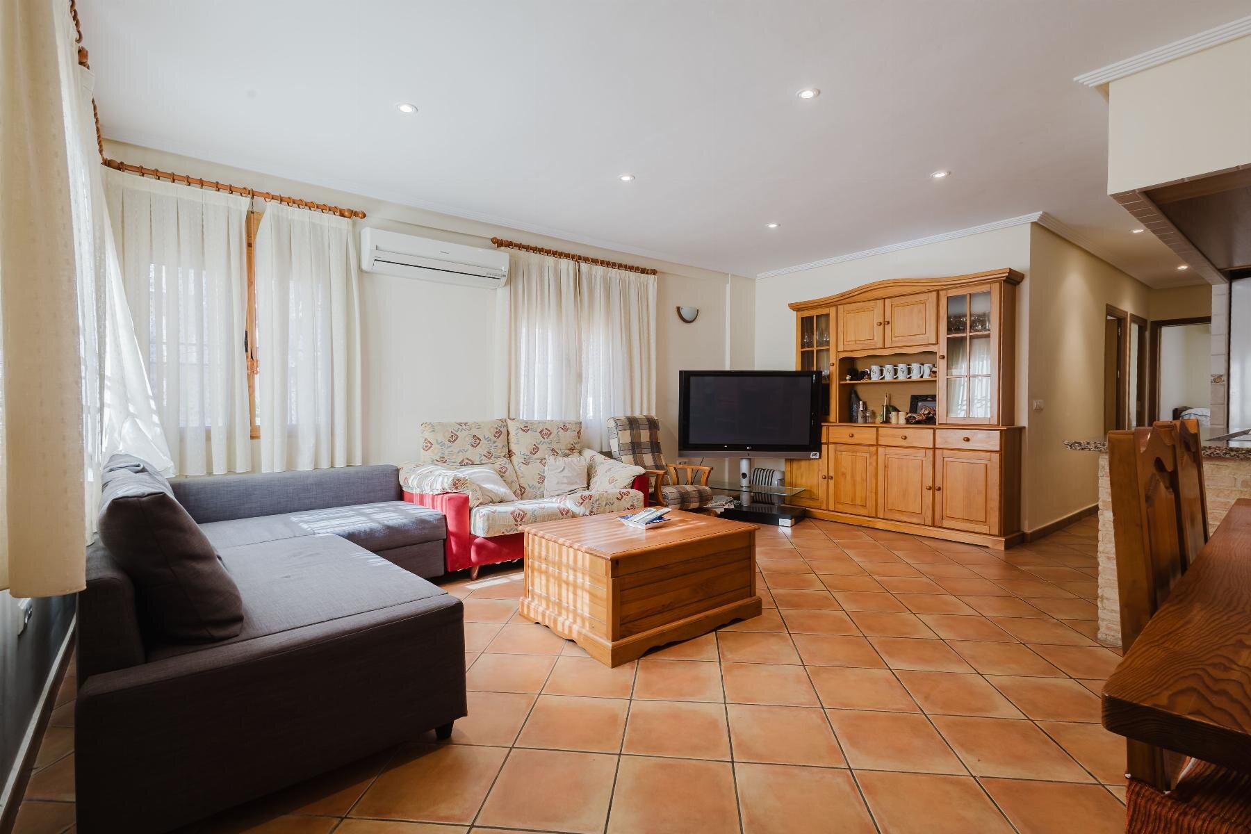 3-Bedroom Bungalow in Los Europeos, Torrevieja - Image 10