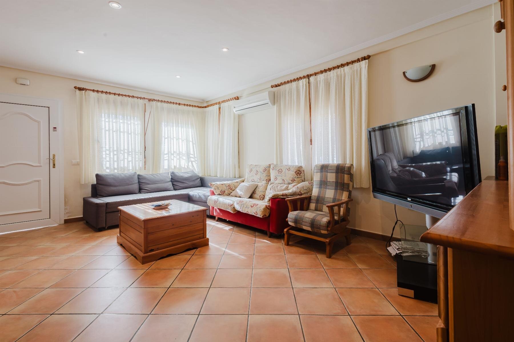 3-Bedroom Bungalow in Los Europeos, Torrevieja - Image 12