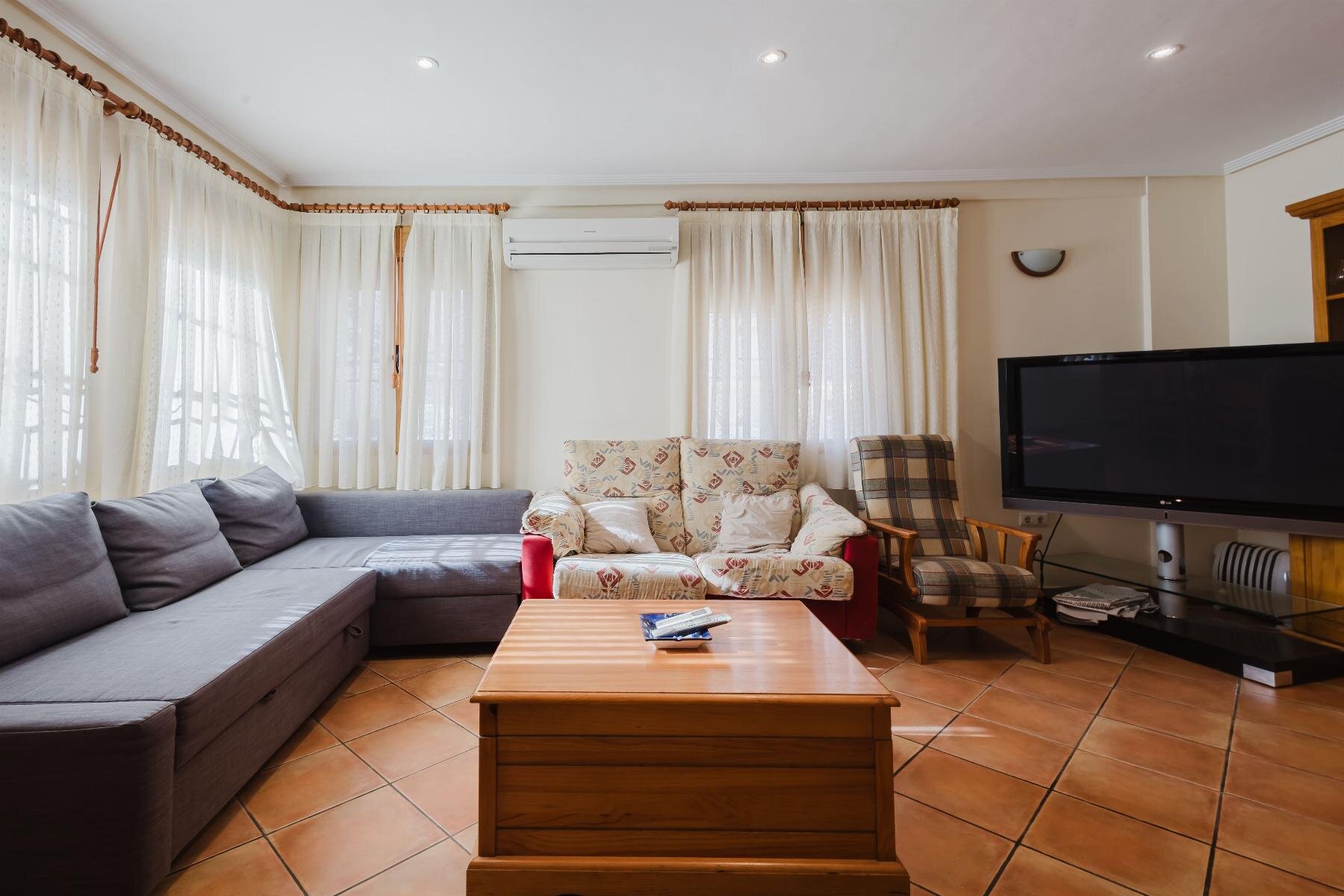 3-Bedroom Bungalow in Los Europeos, Torrevieja - Image 7