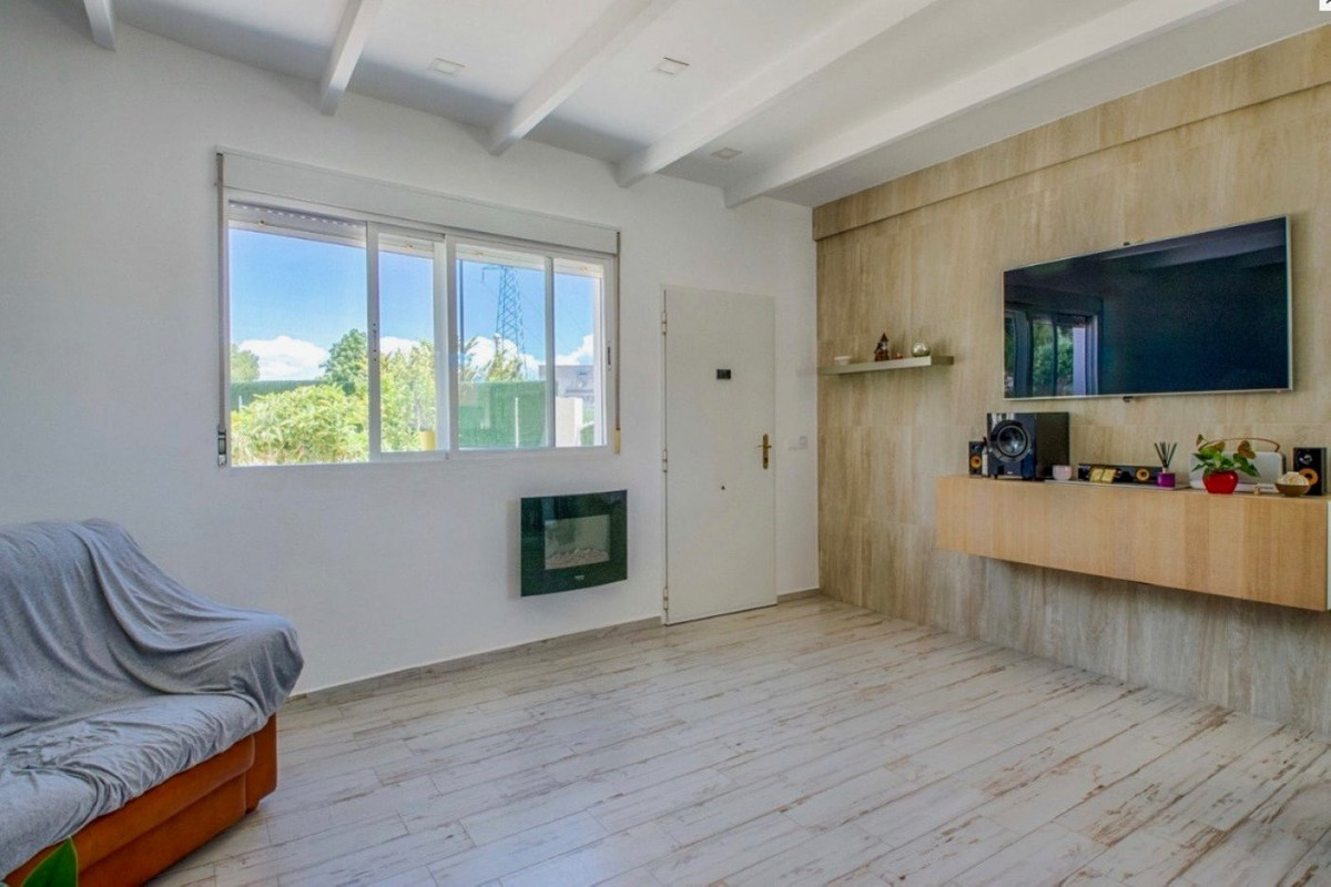 4-Bedroom Detached House in La Nucia | Sunny Casas - Cos... - Image 5