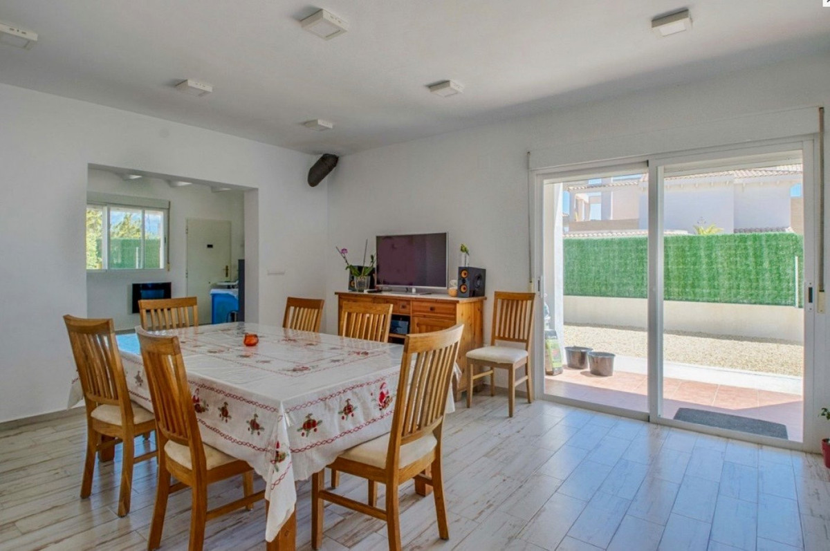 4-Bedroom Detached House in La Nucia | Sunny Casas - Cos... - Image 6