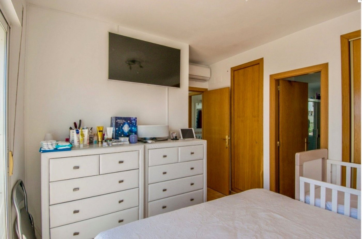 4-Bedroom Detached House in La Nucia | Sunny Casas - Cos... - Image 8