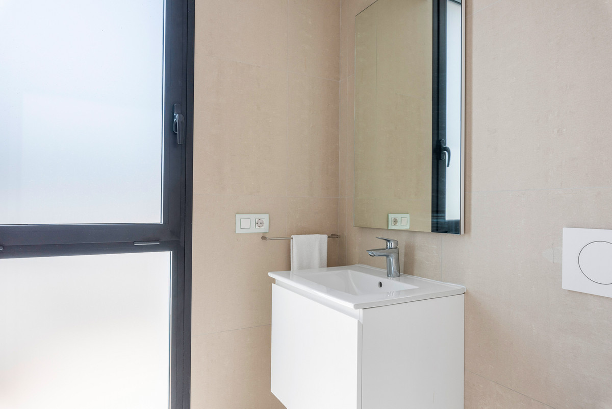 4-Bedroom Detached House in Ciudad Quesada, Rojales | Sun... - Image 15