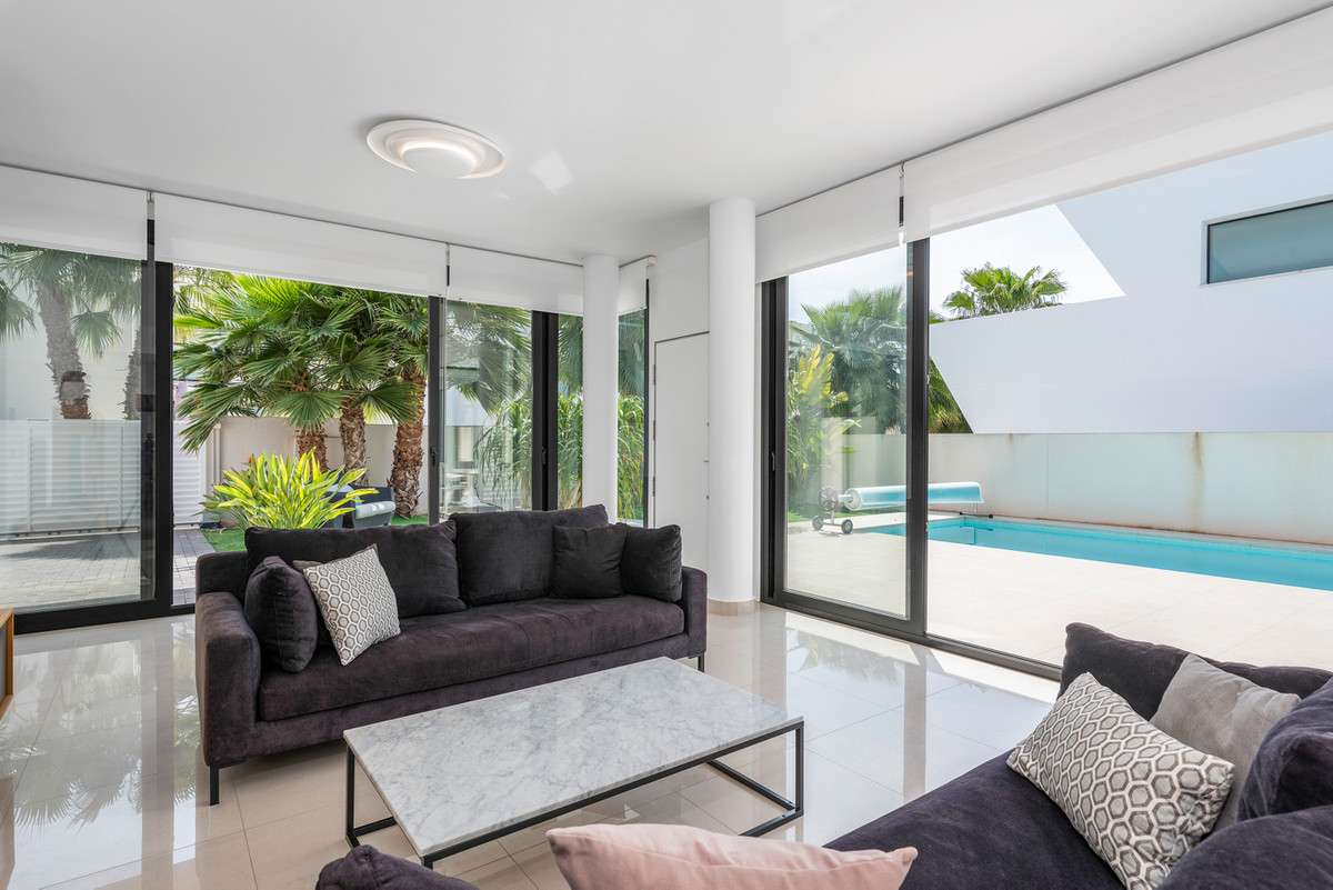 4-Bedroom Detached House in Ciudad Quesada, Rojales | Sun... - Image 5