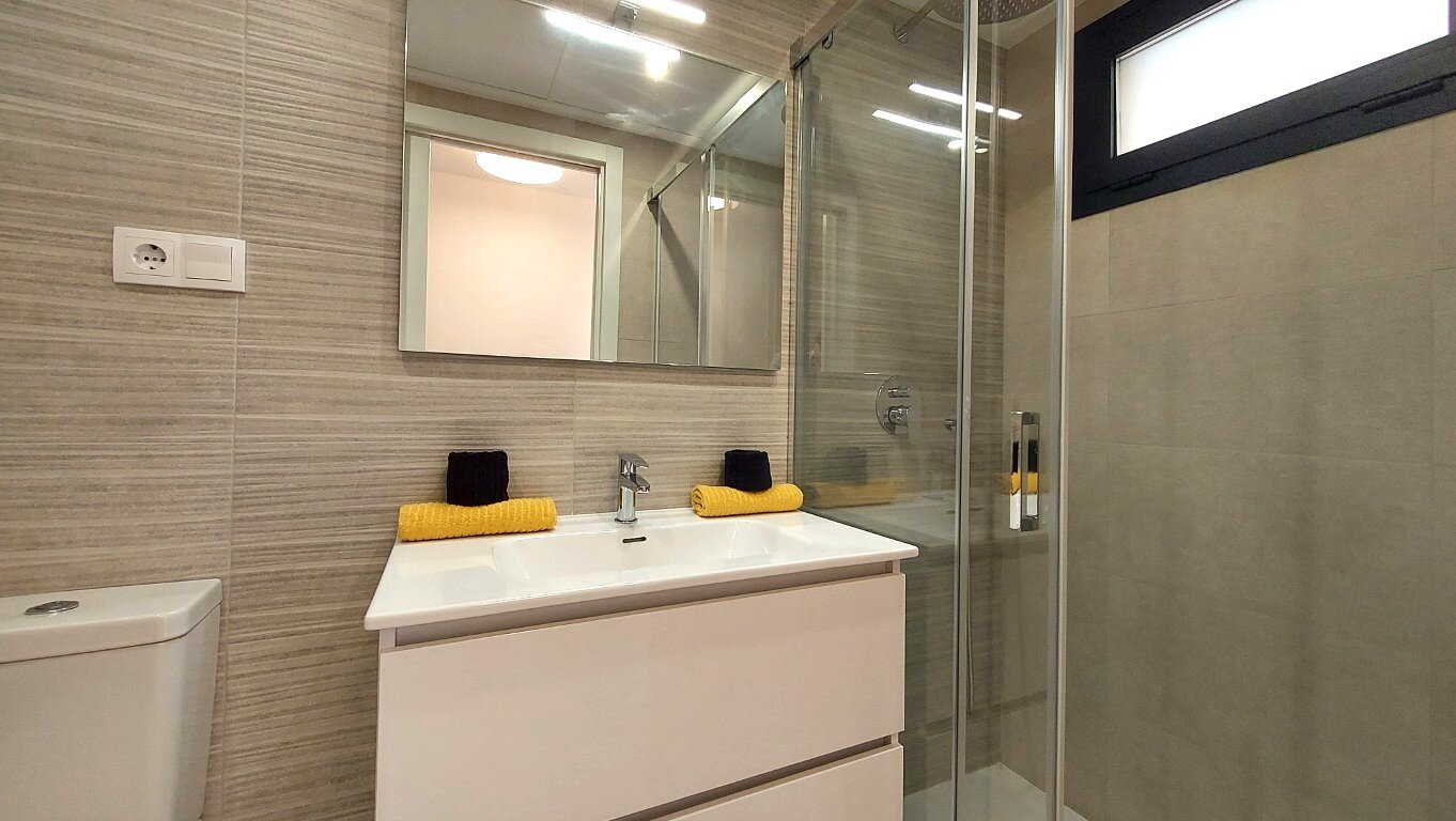 2-Bedroom Ground Floor Apartment in San Miguel de Salinas - Image 19