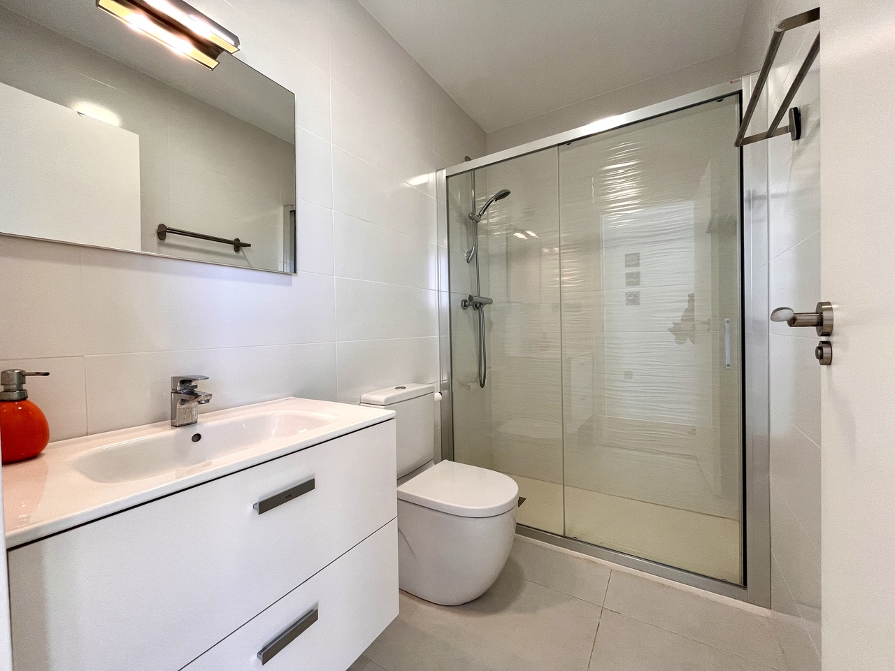 4-Bedroom Villa in Pilar de la Horadada - Image 15