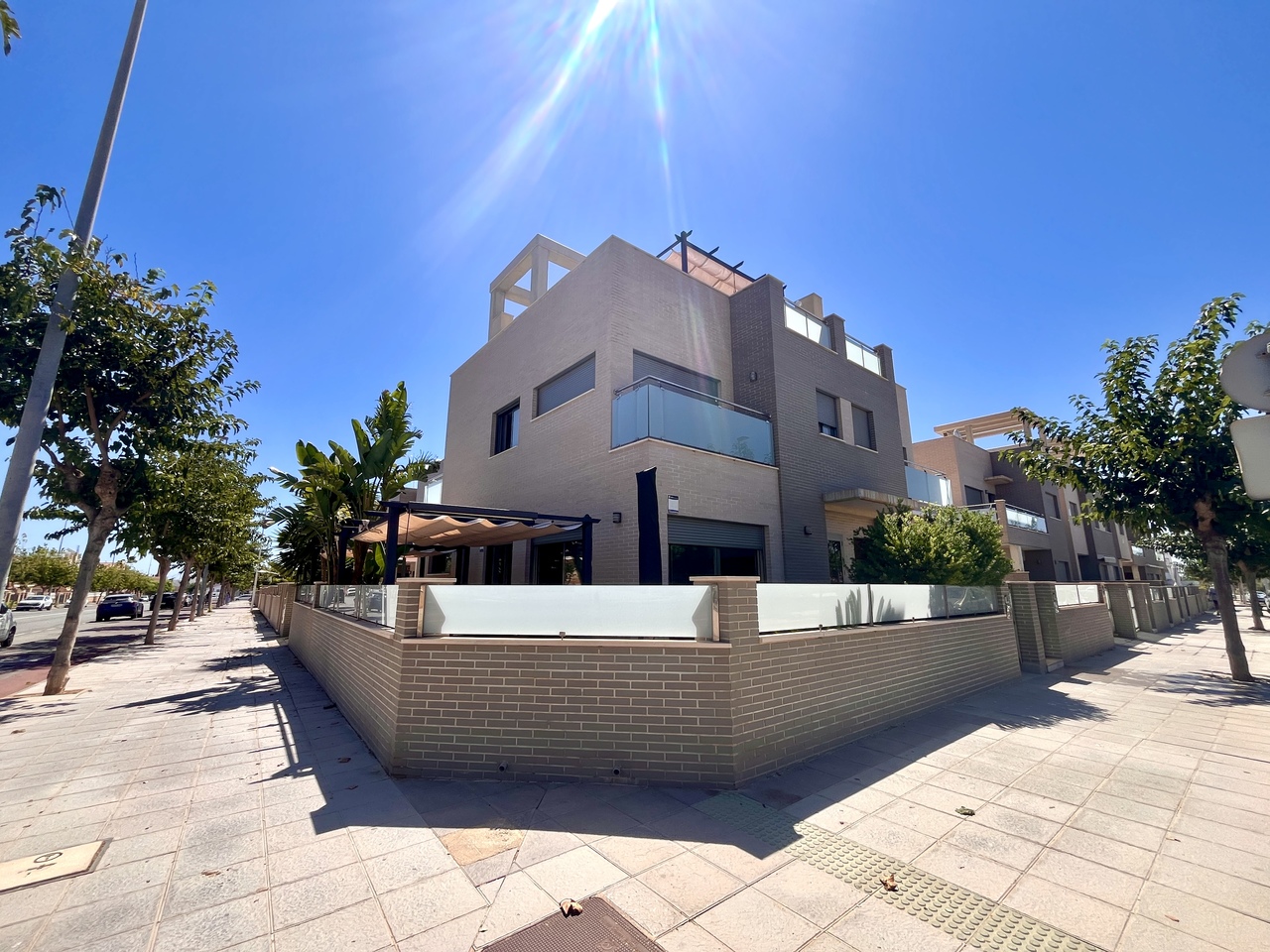 4-Bedroom Villa in Pilar de la Horadada - Image 2