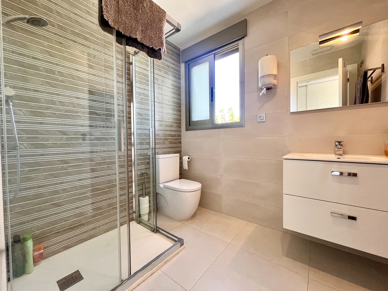 4-Bedroom Villa in Pilar de la Horadada - Image 20