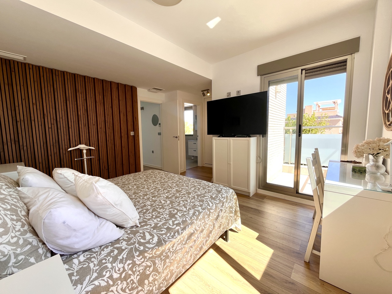 4-Bedroom Villa in Pilar de la Horadada - Image 9
