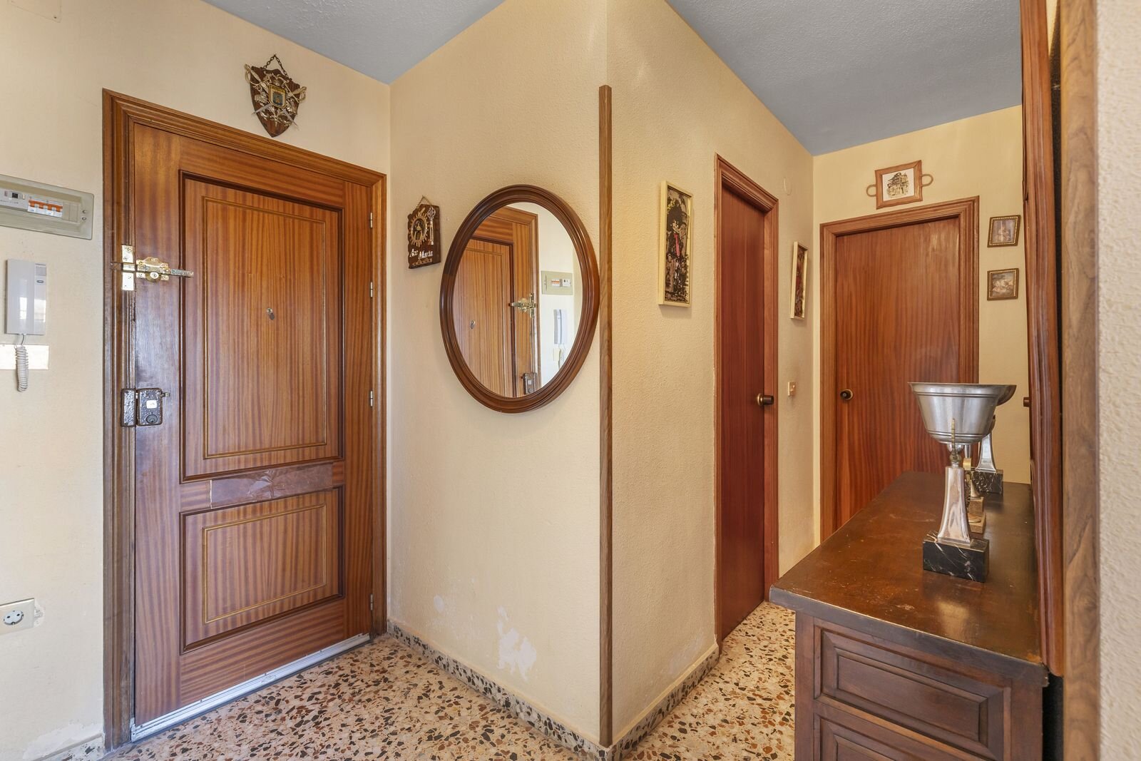 2-Bedroom Apartment in Punta Prima, Torrevieja - Image 10