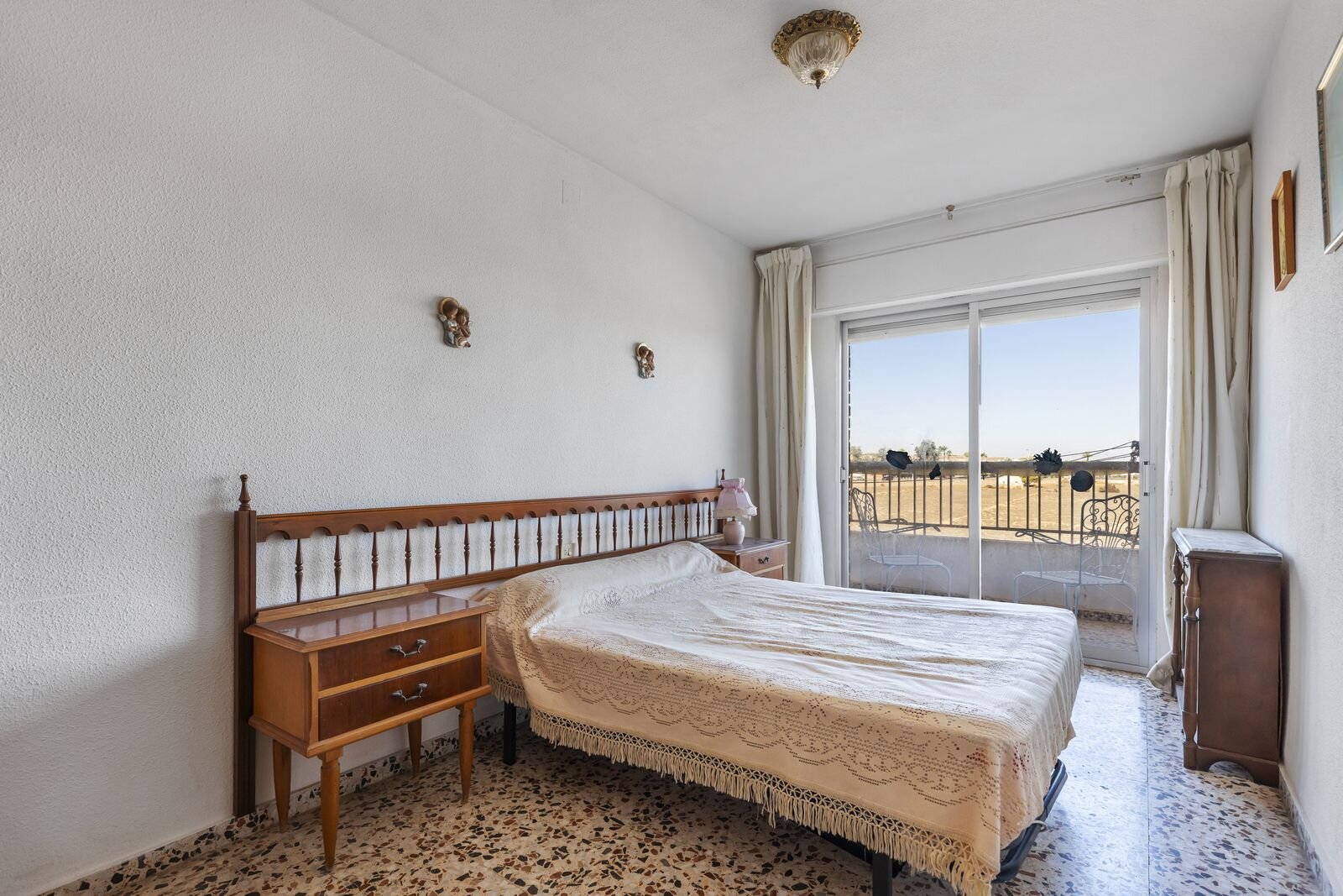 2-Bedroom Apartment in Punta Prima, Torrevieja - Image 13