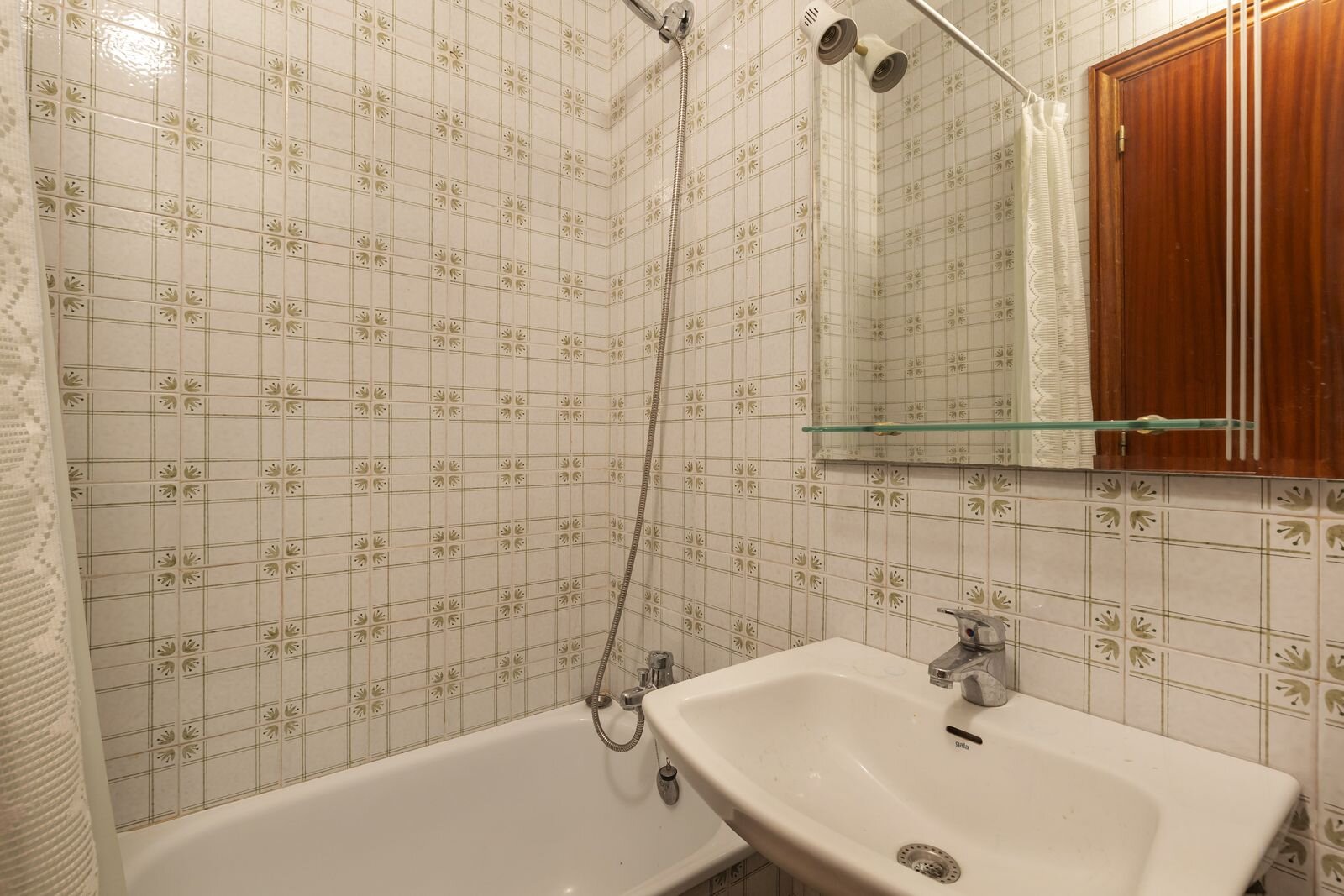 2-Bedroom Apartment in Punta Prima, Torrevieja - Image 18