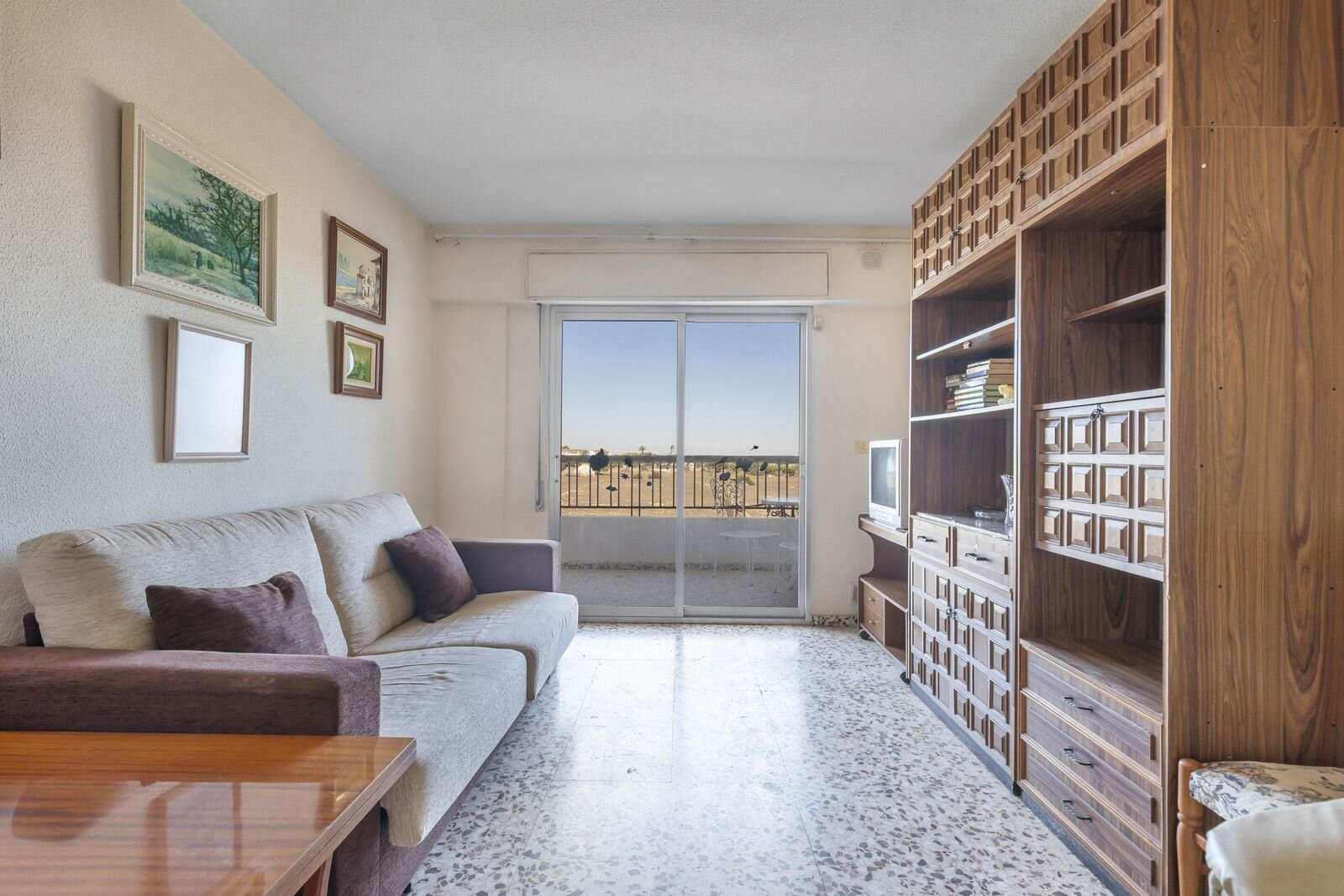 2-Bedroom Apartment in Punta Prima, Torrevieja - Image 3