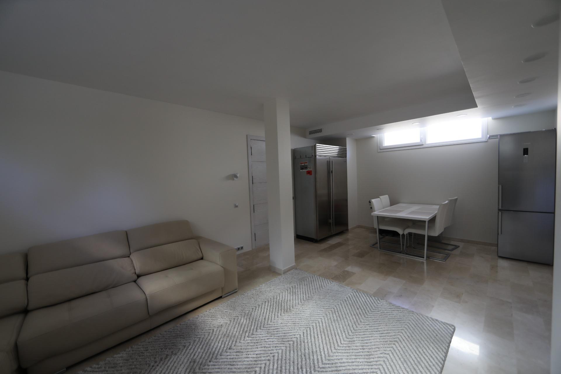 5-Bedroom Luxury Villa in Orihuela Costa - Image 31