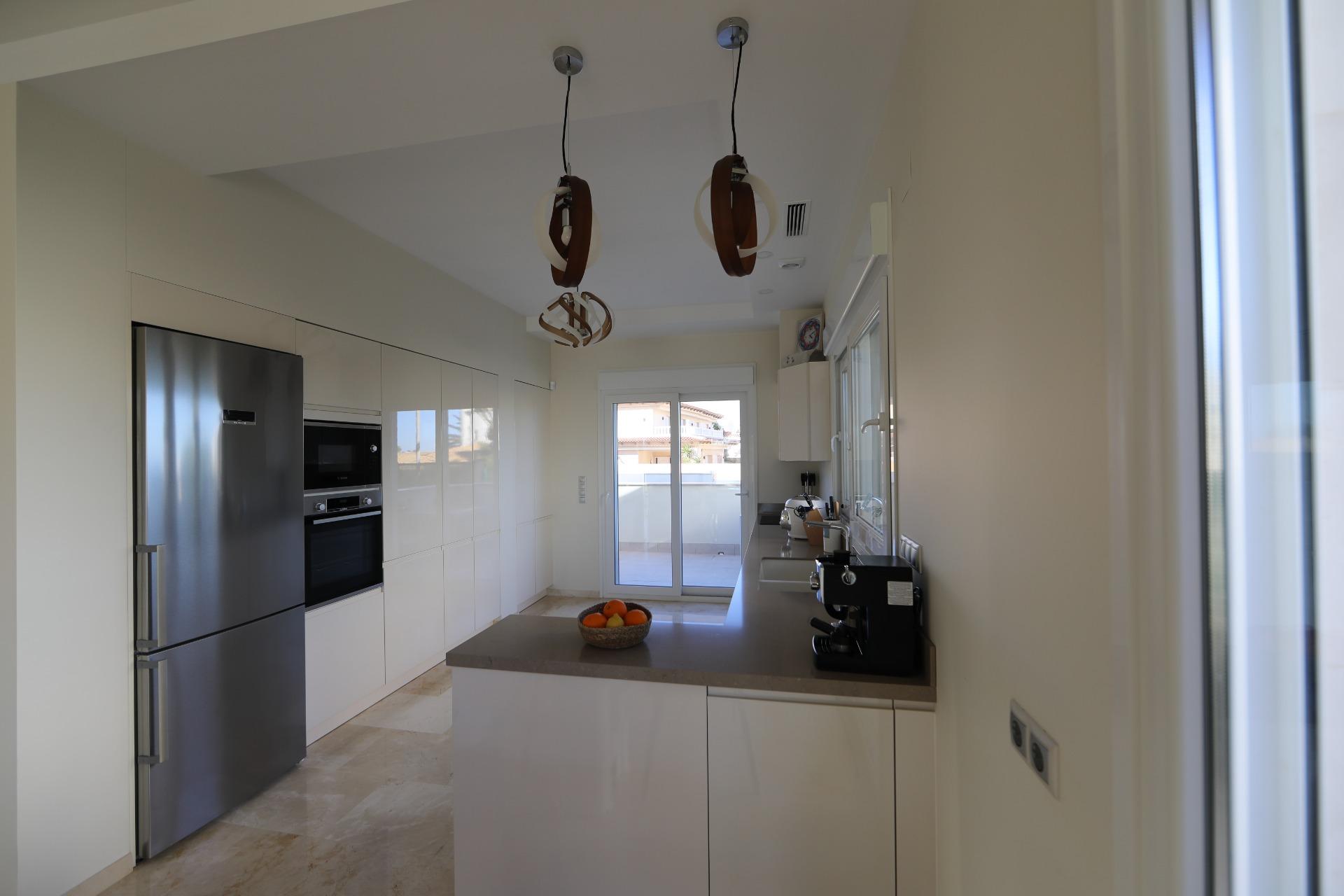 Villa de Lujo de 5 Dormitorios en, Orihuela Costa - Image 2