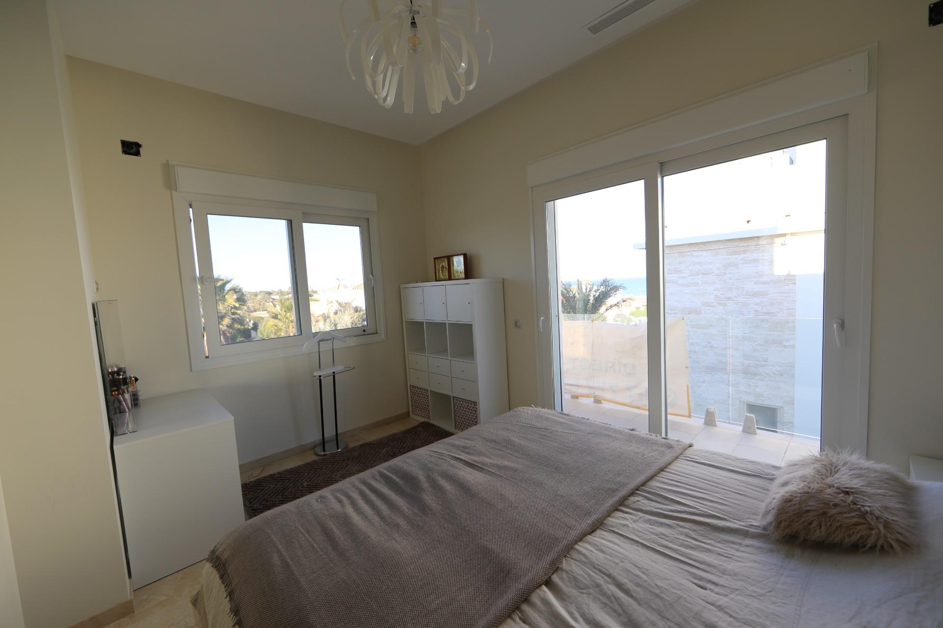 Villa de Lujo de 5 Dormitorios en, Orihuela Costa - Image 23