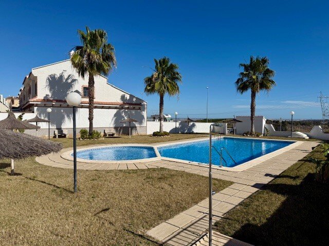 3-Bedroom House in Bellavista, San Miguel de Salinas - Image 2