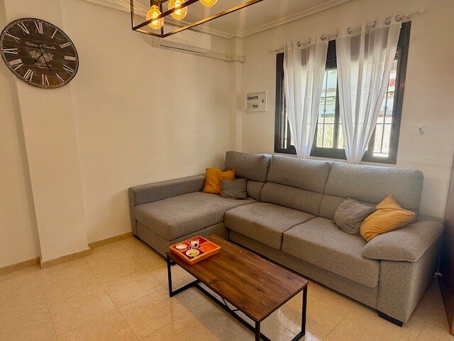 3-Bedroom House in Bellavista, San Miguel de Salinas - Image 7