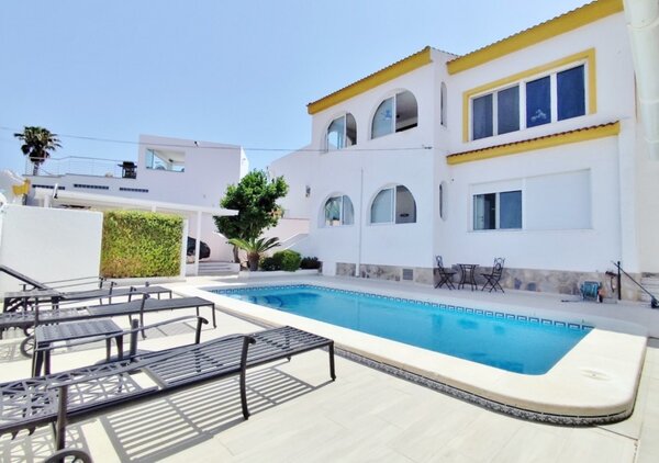 4-Zimmer Villa in Pueblo, San Miguel de Salinas