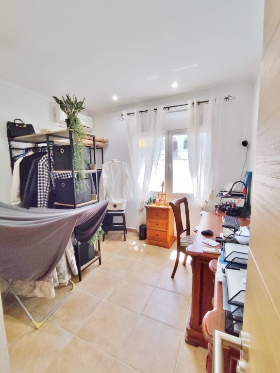 4-Bedroom Villa in Pueblo, San Miguel de Salinas - Image 20