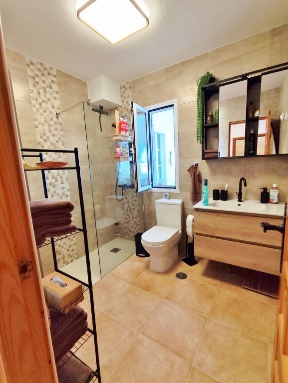 4-Bedroom Villa in Pueblo, San Miguel de Salinas - Image 21