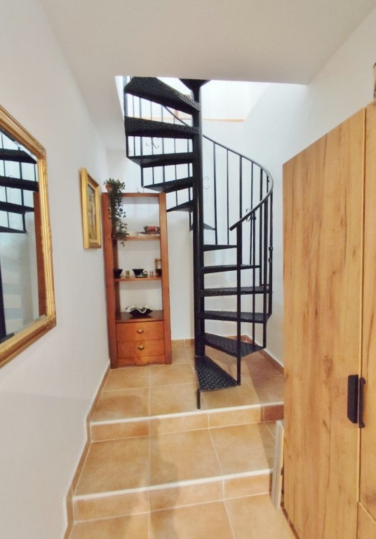 4-Bedroom Villa in Pueblo, San Miguel de Salinas - Image 27