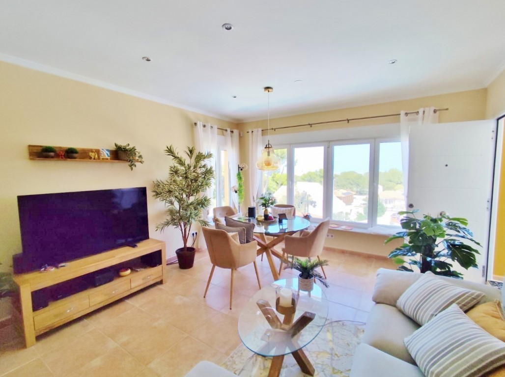 4-Bedroom Villa in Pueblo, San Miguel de Salinas - Image 32
