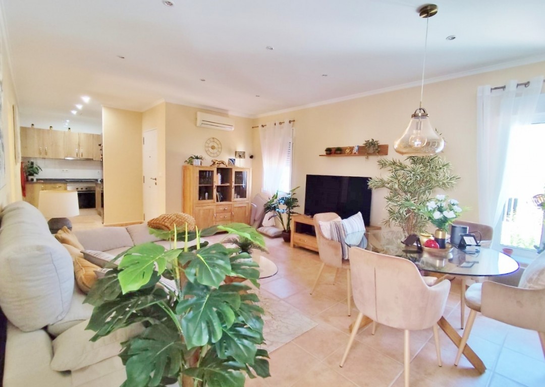 4-Bedroom Villa in Pueblo, San Miguel de Salinas - Image 33