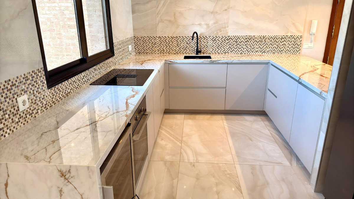 4-Bedroom Middle Floor Apartment in  Benidorm | Sunny Cas... - Image 13