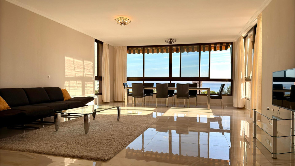 4-Bedroom Middle Floor Apartment in  Benidorm | Sunny Cas... - Image 2