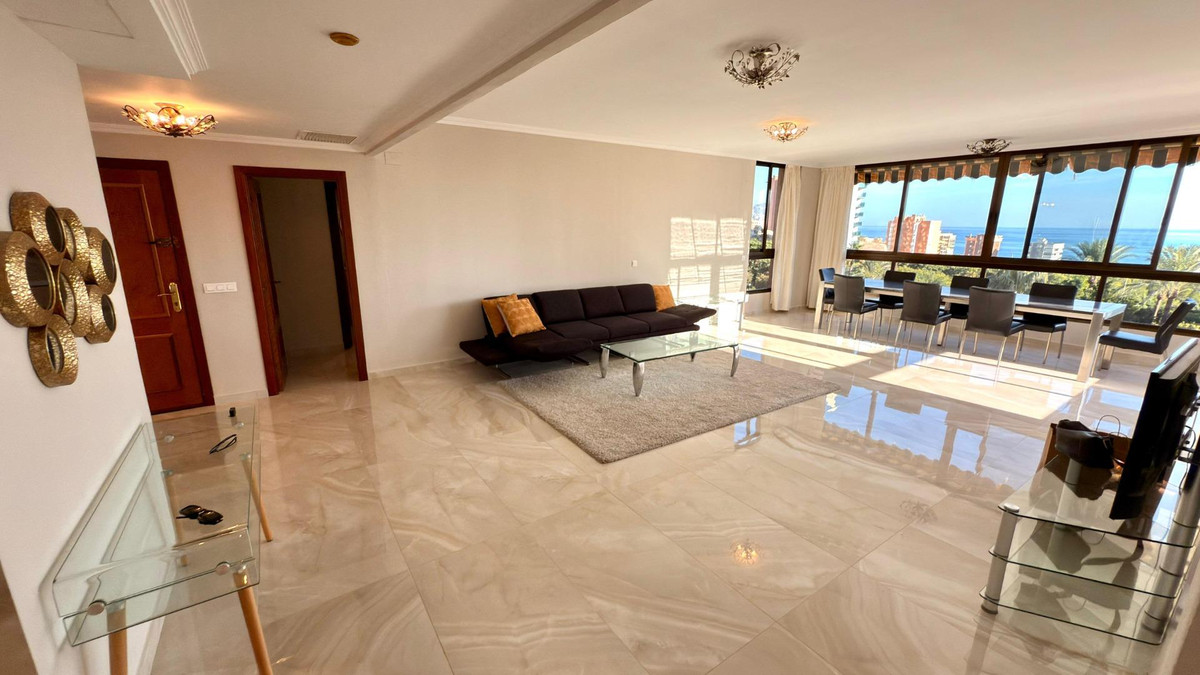 4-Bedroom Middle Floor Apartment in  Benidorm | Sunny Cas... - Image 3